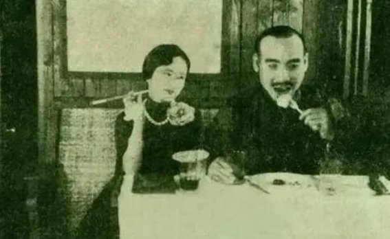 余美颜的命运交响曲：民国风华与自我毁灭的悲歌