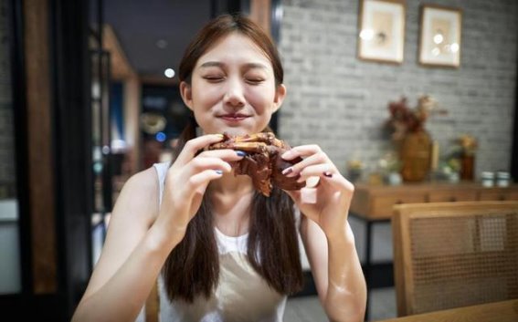 14小时禁食法——改善脂肪肝的科学路径