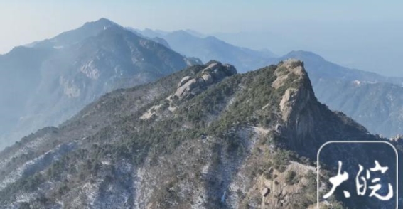 九华山的2025年首场雪，冬日的纯净与神秘