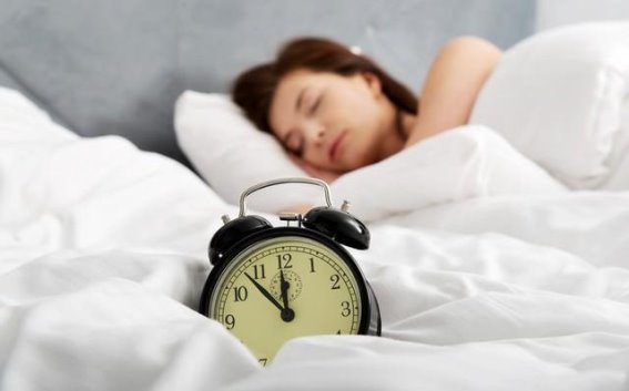寻找适合自己的睡眠时长：摆脱“8小时睡眠论”的束缚